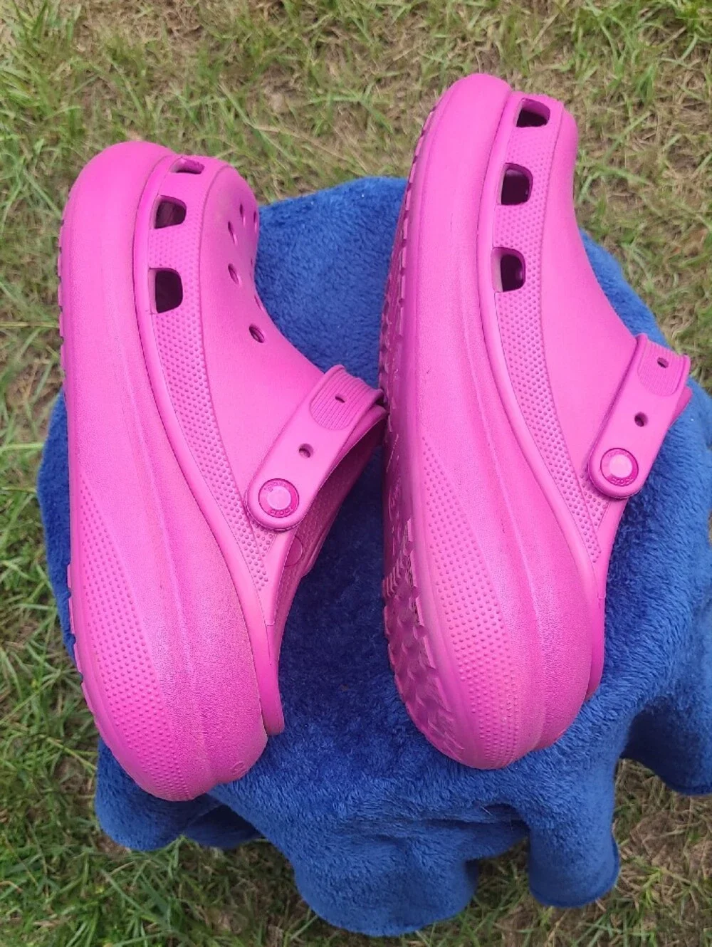 CROCS Pinkish Purple Clog Think Sole Detail Womens Size 11